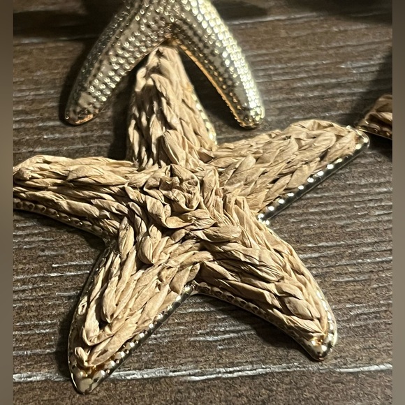 Gold Tone and Natural Rafia Starfish Statement Earrings Nautical NEW Beachy - Picture 4 of 4